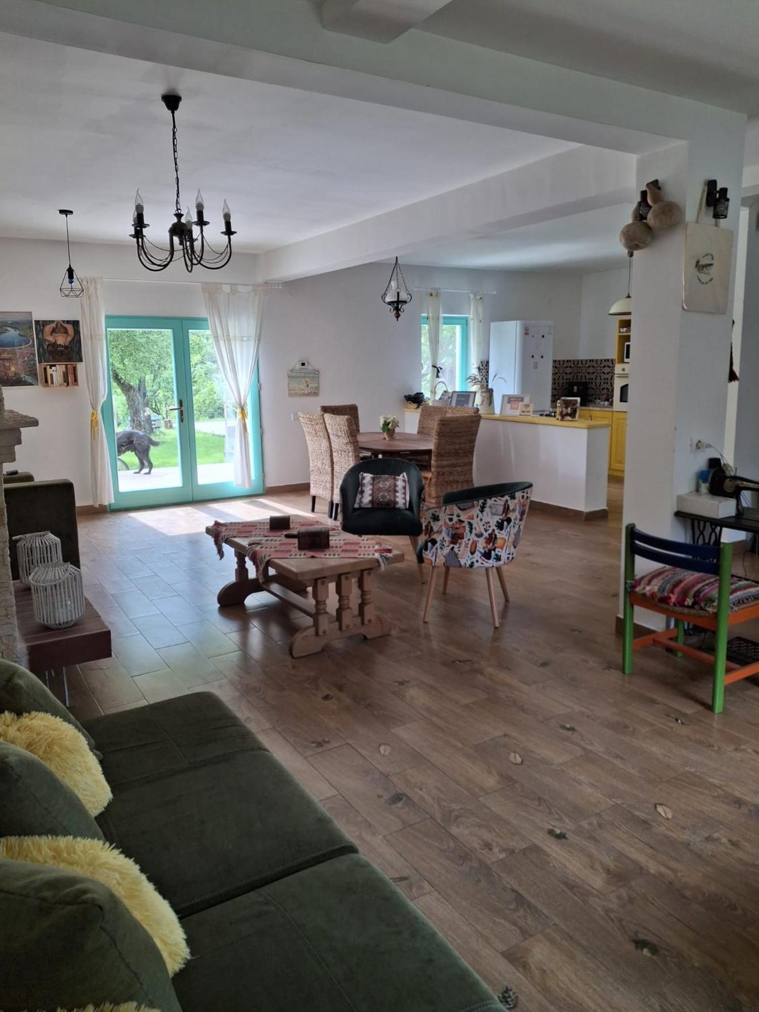 Pensiunea Happy Schitu Topolnitei Exteriér fotografie